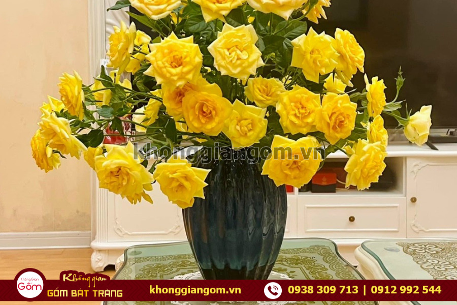 Bình hoa Bát Tràng phù hợp với mọi không gian trong gia đình